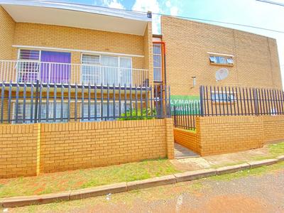 Apartment / Flat For Sale in Randgate, Randfontein