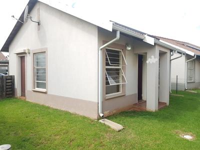 Townhouse For Rent in Aureus, Randfontein