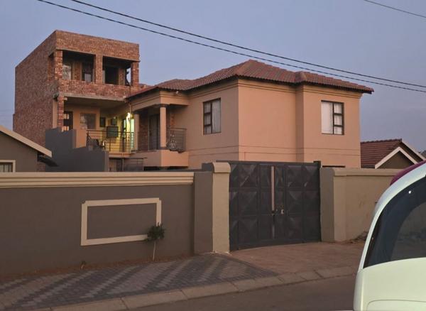 Apartment / Flat For Rent in Protea Glen Ext, Soweto